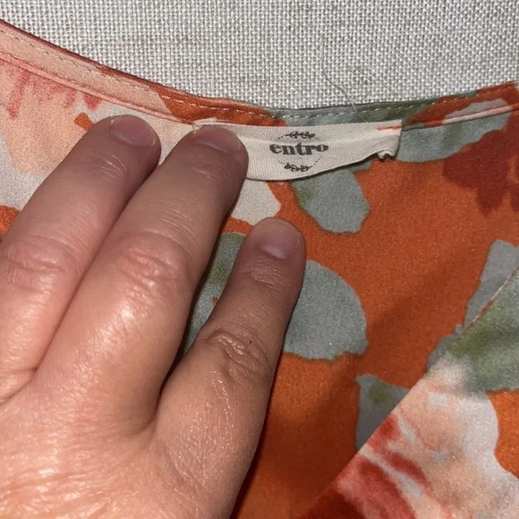 Entro Floral Flowy Blouse Size Large - Picture 3 of 5